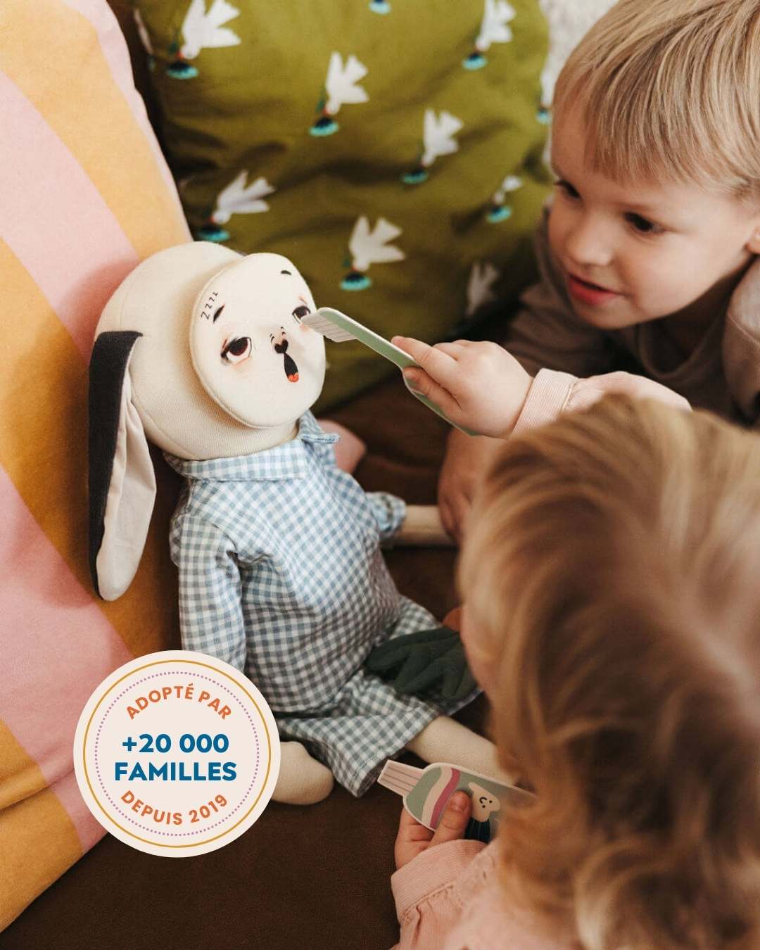 enfants brossent les dents de pipouette