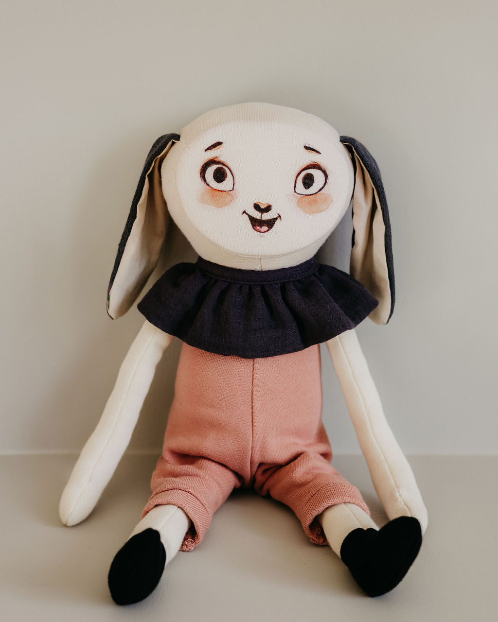 compagnon des émotions pipouette avec visage joie et tenue guimauve